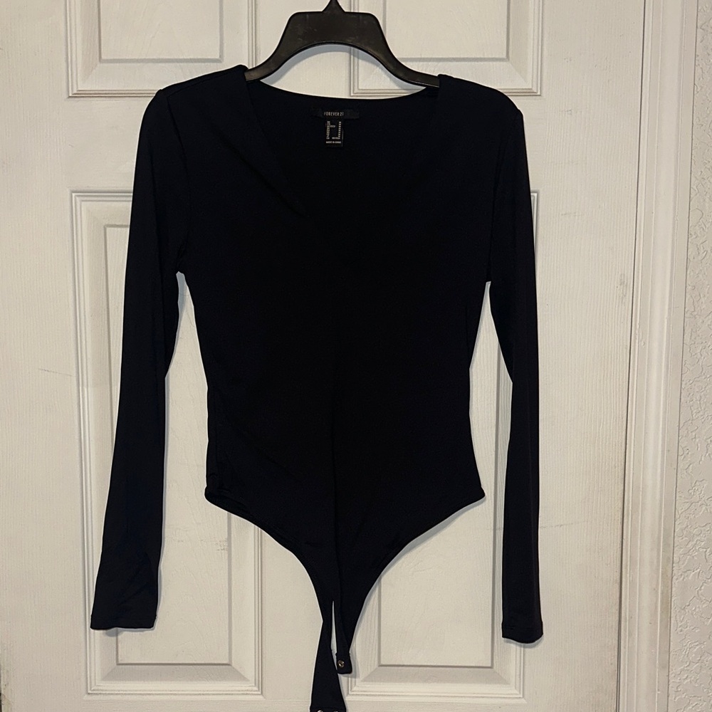 Forever 21 Black V-Neck Long Sleeve Bodysuit